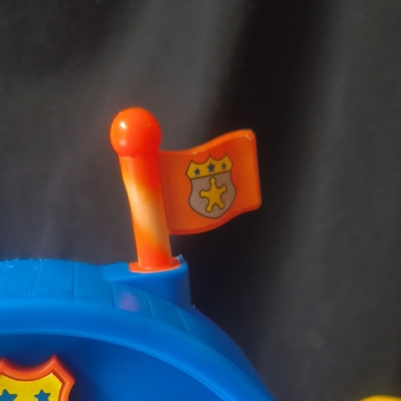 Police Station Playset with Blue and Orange Details - Picture 3 of 10